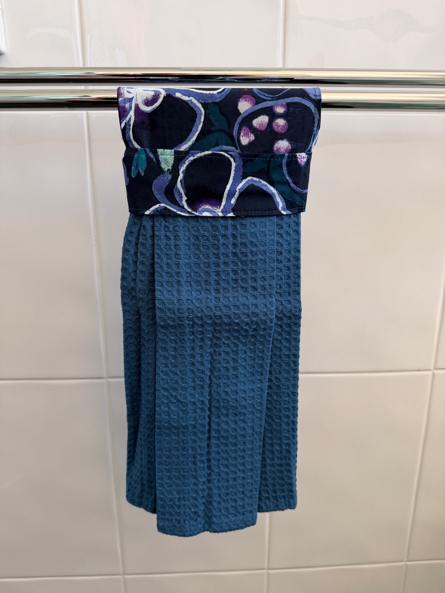 Hanging Tea Towel for Kitchen & Bathroom