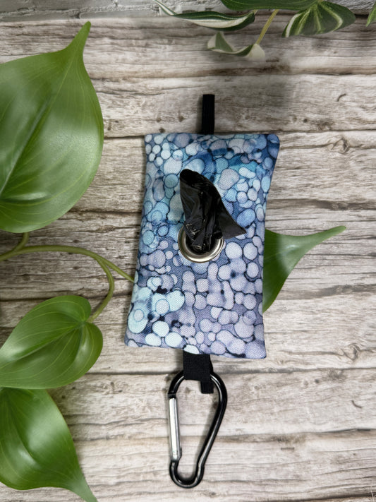 Dog Poop Bag Holder – Lead-Mounted Bag Dispenser for Walks